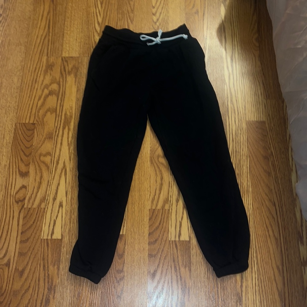 black sweatpants